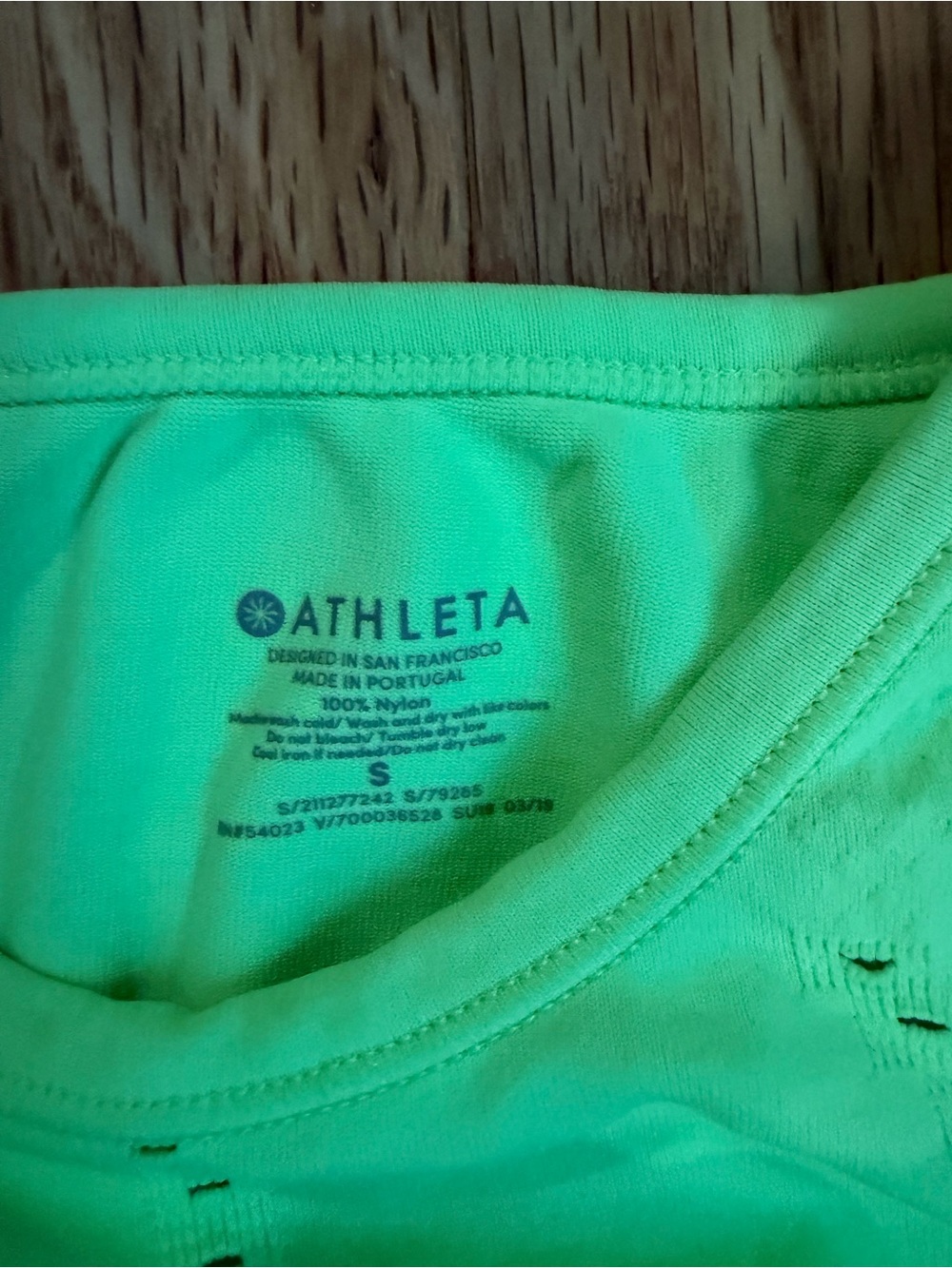 Yellow split back Active Tank Top - Picture 4 of 4